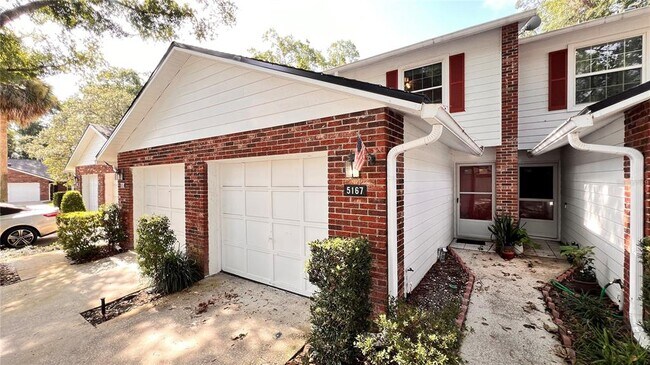 Foto del edificio - 5167 Lazy Oaks Dr
