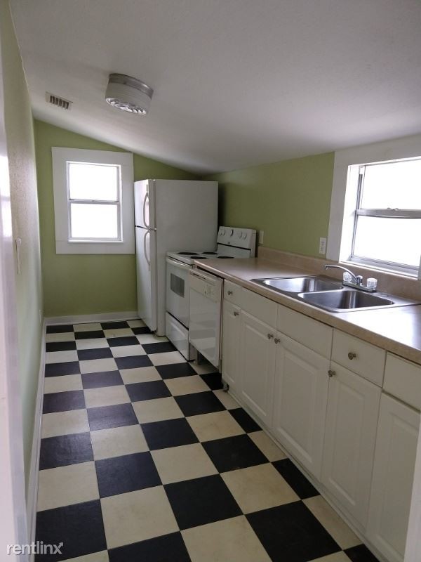 Building Photo - 3 br, 1 bath House - 808 Mosley St