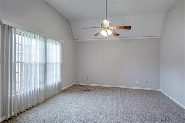 Building Photo - 2992 Huntington Trail Drive, Memphis, TN  ...