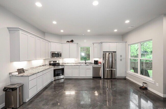 Foto del edificio - New Rental 3/2 in The Heart of Benton