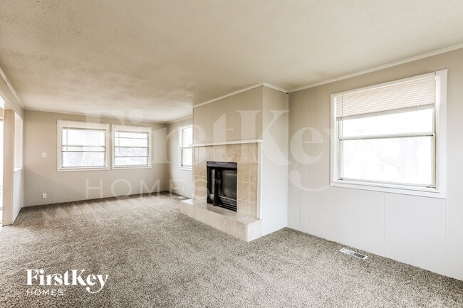 Building Photo - 803 NE 61st St