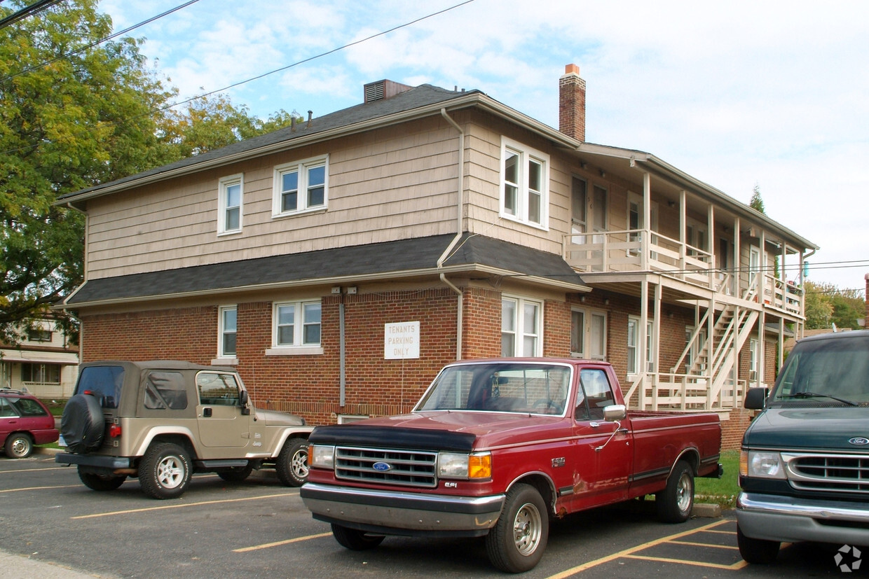 Building Photo - 1205 Garfield Ave