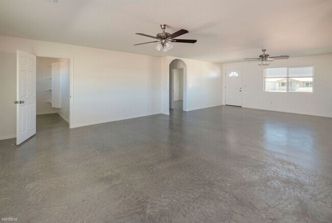 Foto del edificio - 3 br, 2 bath House - 20700 E Leavitt Ln