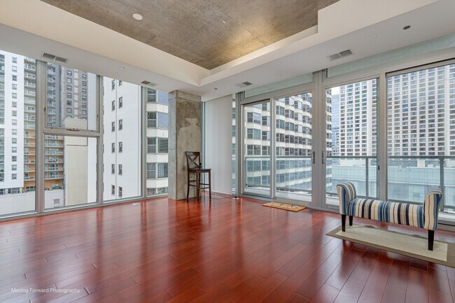 Foto del edificio - 550 N St Clair St