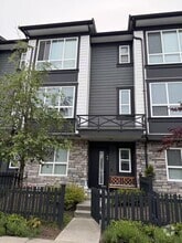 Building Photo - 19255 Aloha Dr