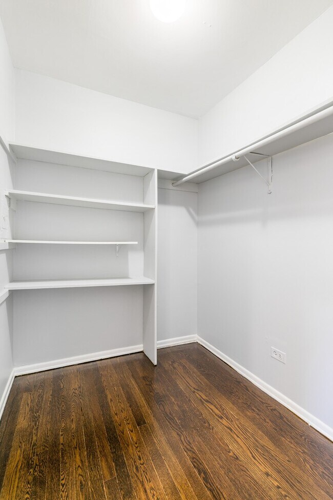 Foto del edificio - 6029 N Winthrop Ave