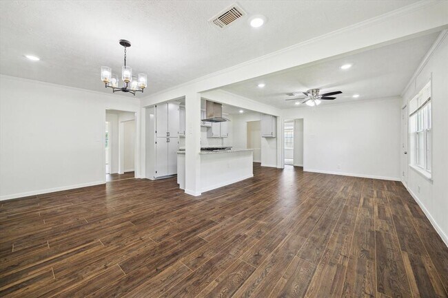 Foto del edificio - 3910 Englewood St