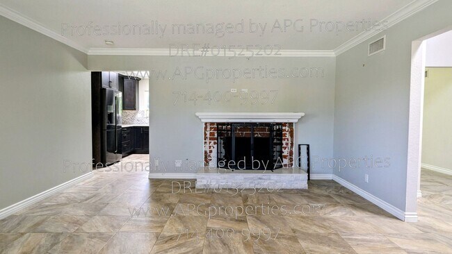 Foto del edificio - 15068 Mountain Spring St