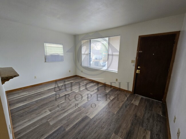 Foto del edificio - Very cute, move in ready 2 bed 1 bath!