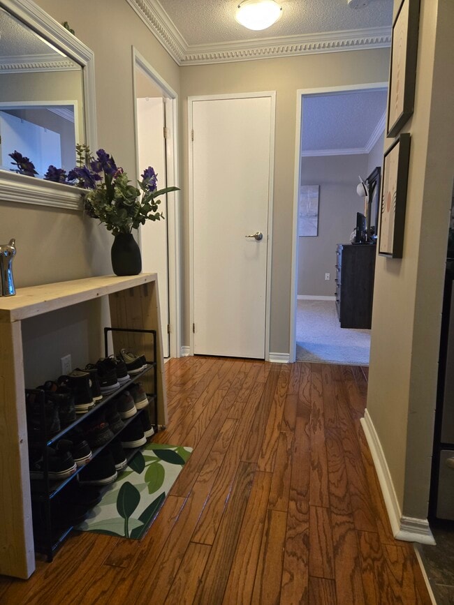 Building Photo - 45 Pond Mills Rd