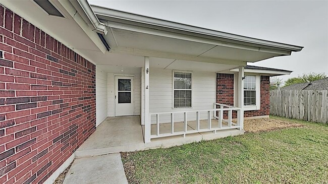 Building Photo - 604 Bluegrass Ln