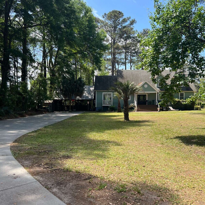 Primary Photo - 31 Vinel Ln