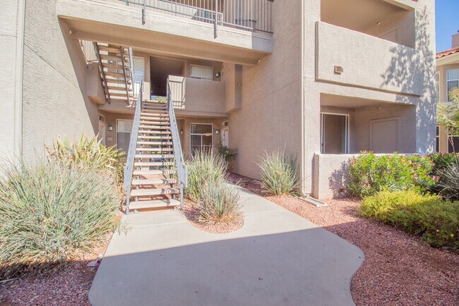 Foto del edificio - 3830 E Lakewood Parkway East