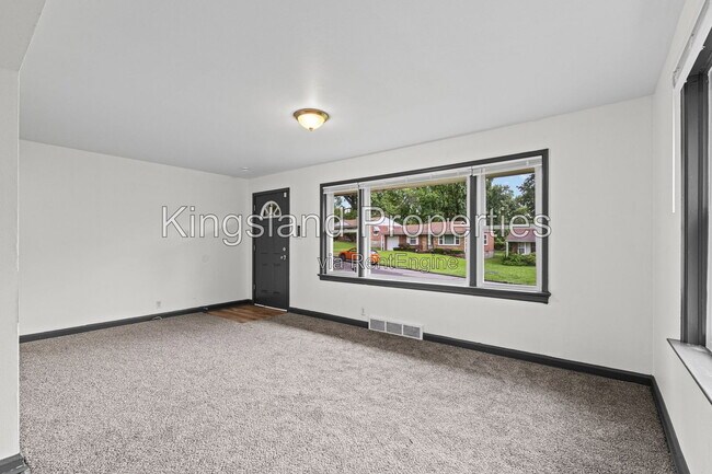 Foto del edificio - 9169 Newby St
