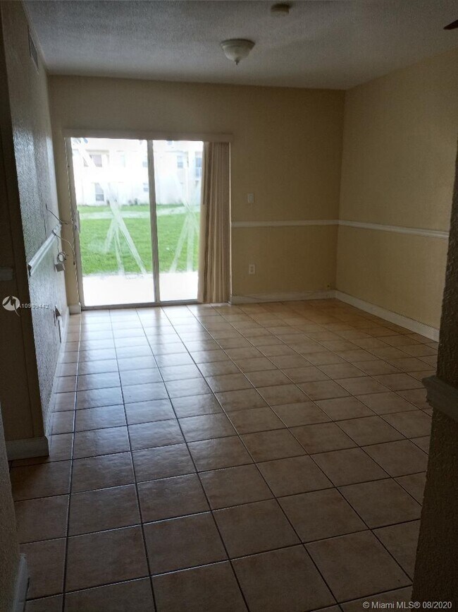 Foto del edificio - 1255 W 49th Pl