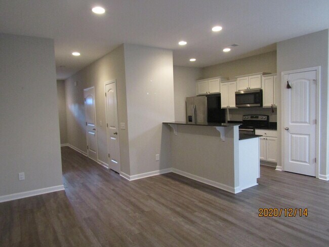 Building Photo - 172 Buchanan Cir