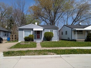 Building Photo - 11331 Continental Ave