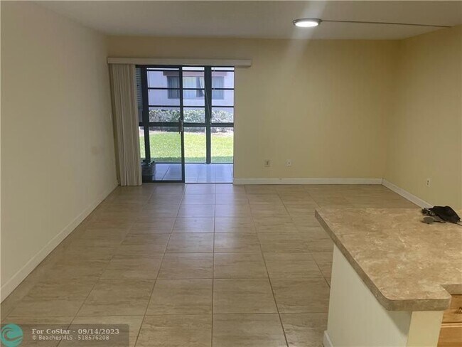Foto del edificio - 9992 N Belfort Cir