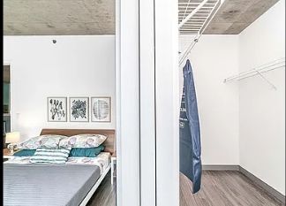 Foto del edificio - 215 W Lake St