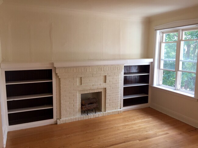 Foto del edificio - 4743 N Maplewood Ave