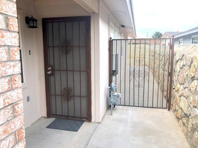 Building Photo - 9371 Richardson Dr