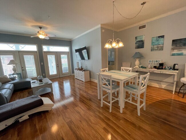 Foto del edificio - 8700 Front Beach Rd