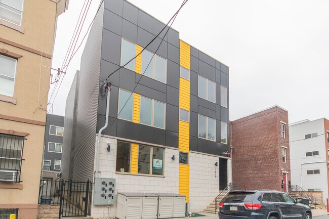 Building Photo - 1520 N 7th St