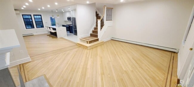 Foto del edificio - 88-37 62nd Dr