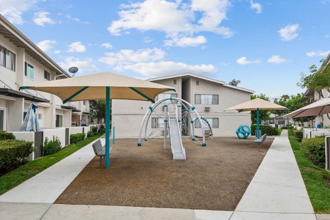 Building Photo - 15755 Francisquito Ave