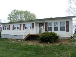 Building Photo - 465 Underwood St