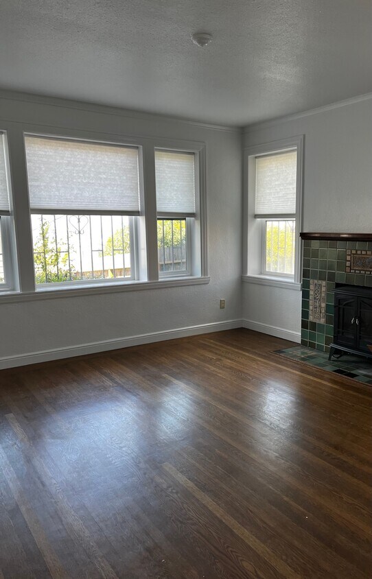 Primary Photo - 1315 Santiago St