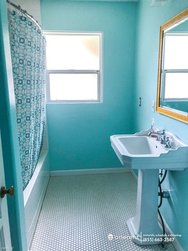 Foto del edificio - 2 br, 1 bath House - 4264 Harbinson Ave