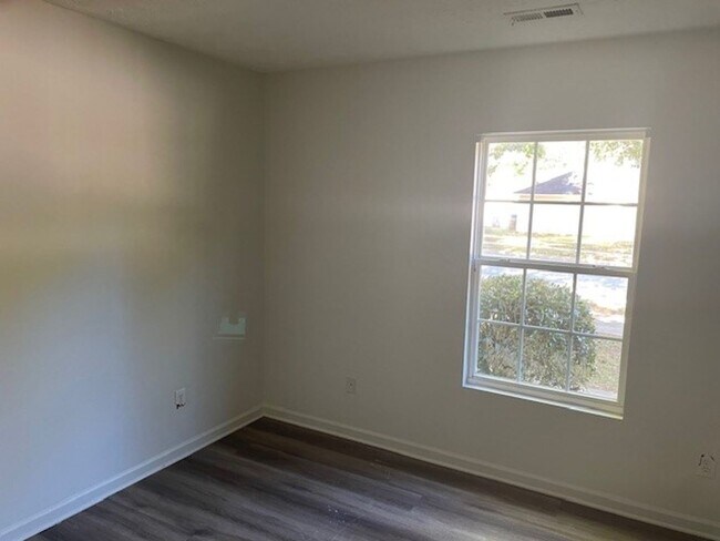 Foto del edificio - 6298 Waverly Ln