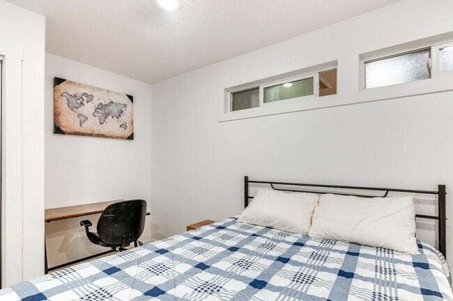 Building Photo - FC A4