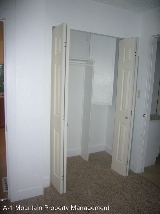 Building Photo - 2 br, 1 bath House - 2350 Garland Street