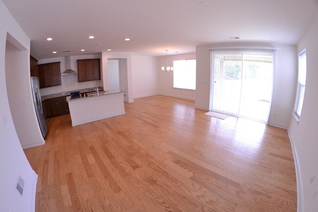 Building Photo - 118 Milkweed Dr