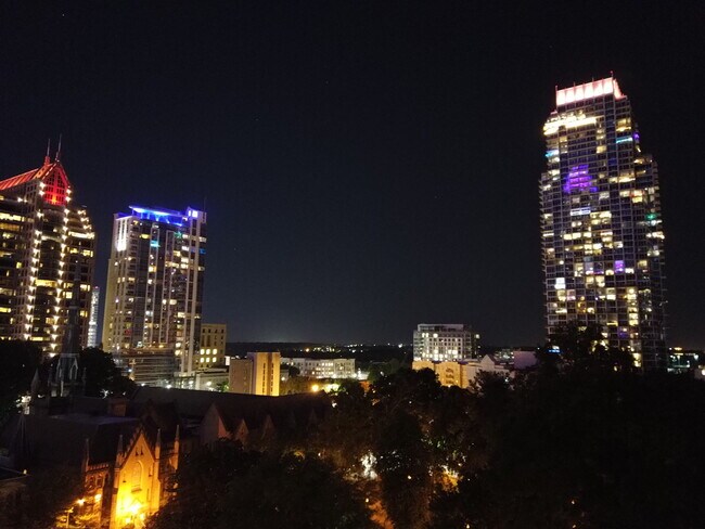 Foto del edificio - 210 N Church St