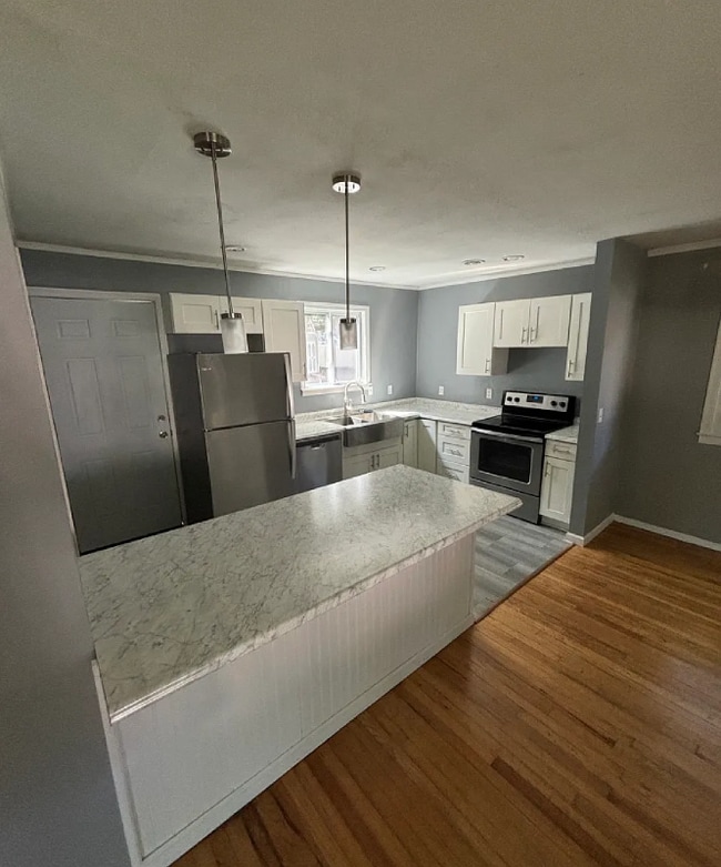 Building Photo - 305 Hunt Dr