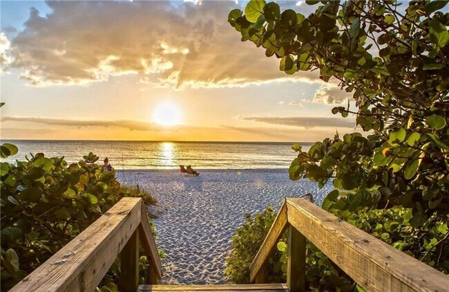 Building Photo - **SANDPIPER BAY CLUB**2 BEDS/ 2 BATHS** Fu...