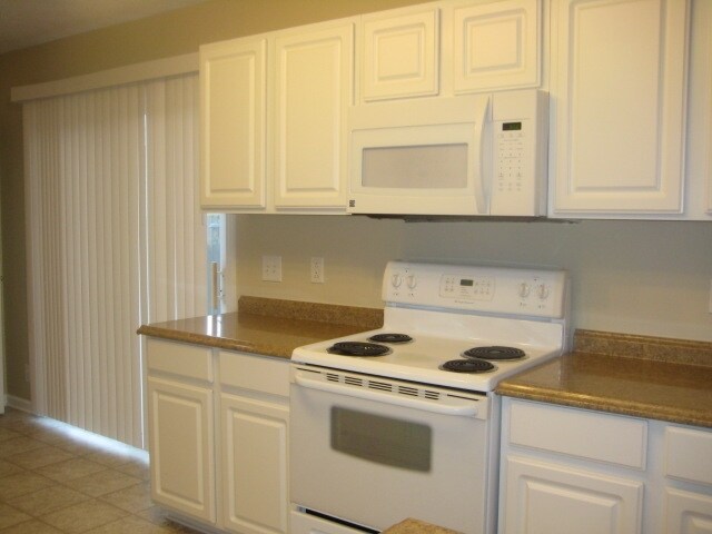 Building Photo - 2440 Pleasant Springs Lane
