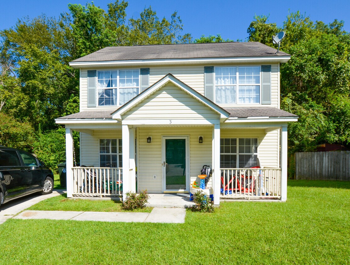 Primary Photo - Adorable Single Family House in West Ashley