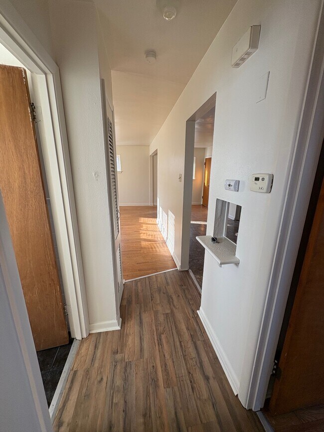 Foto del edificio - 9111 Northcrest Ln