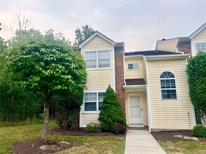 Building Photo - 50 Brick Pond Rd Building Photo - 50 Brick Pond Rd