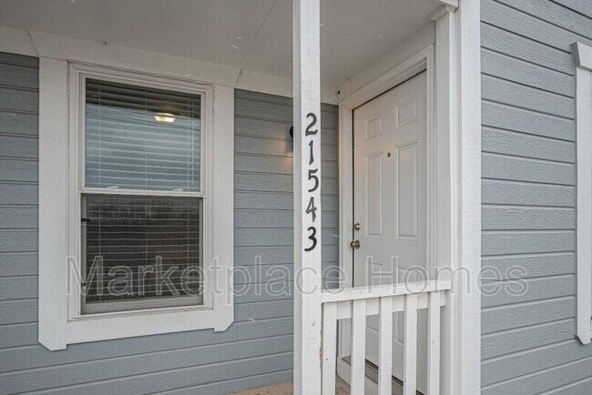 Foto del edificio - 21543 S Peculiar Dr