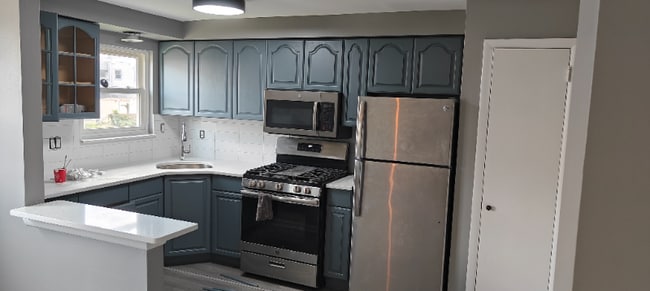 Building Photo - 12633 Biscayne Dr