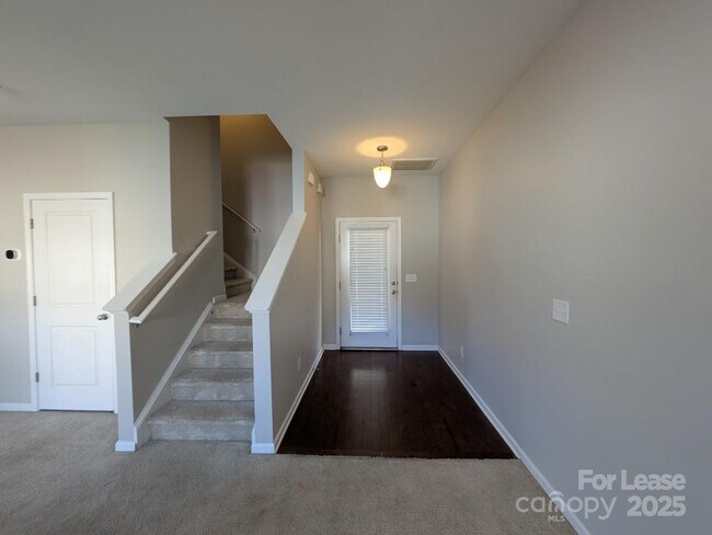 Foto del edificio - 10814 Derryrush Ave