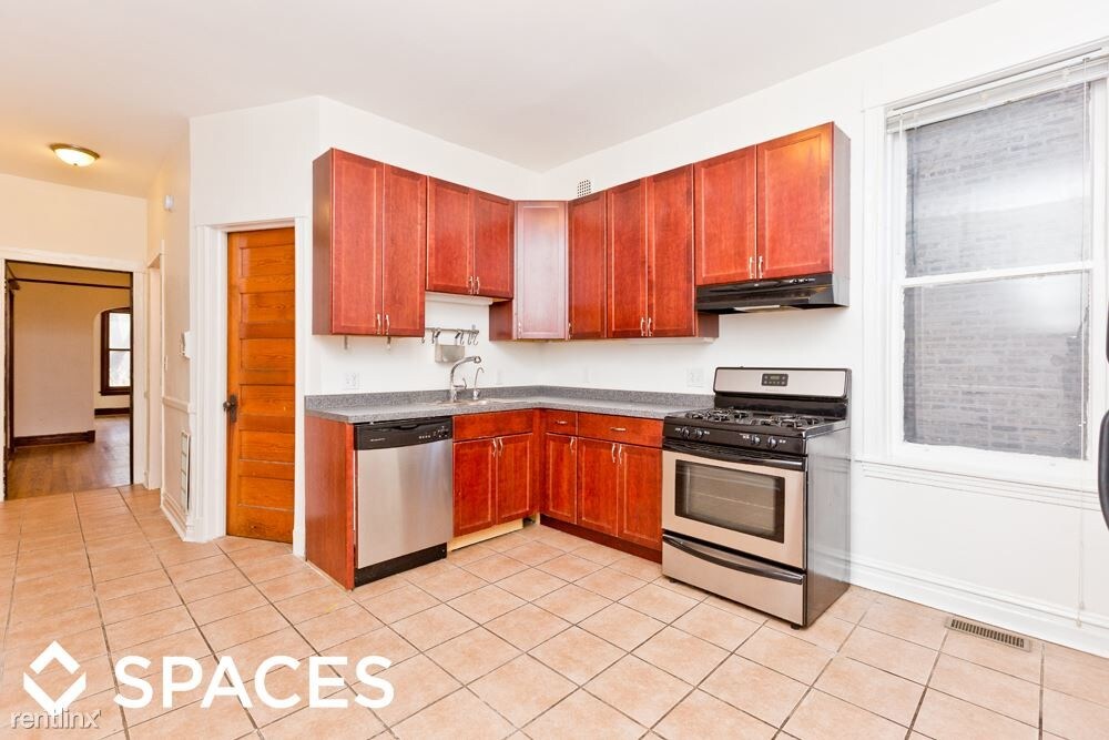 Primary Photo - 1628 N Rockwell St
