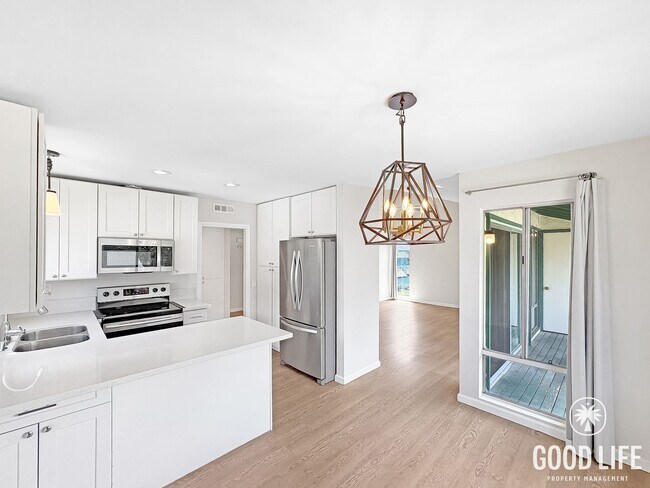 Building Photo - Bright 2BD/2BA Corner Unit Condo in Escondido with Reserved Parking, Quartz Kitchen & Private Bal...
