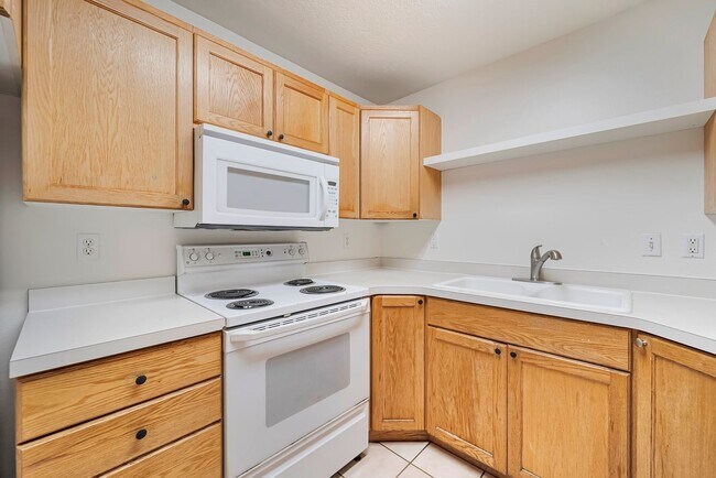 Foto del edificio - Darling Ground Floor Stonebrook Condo