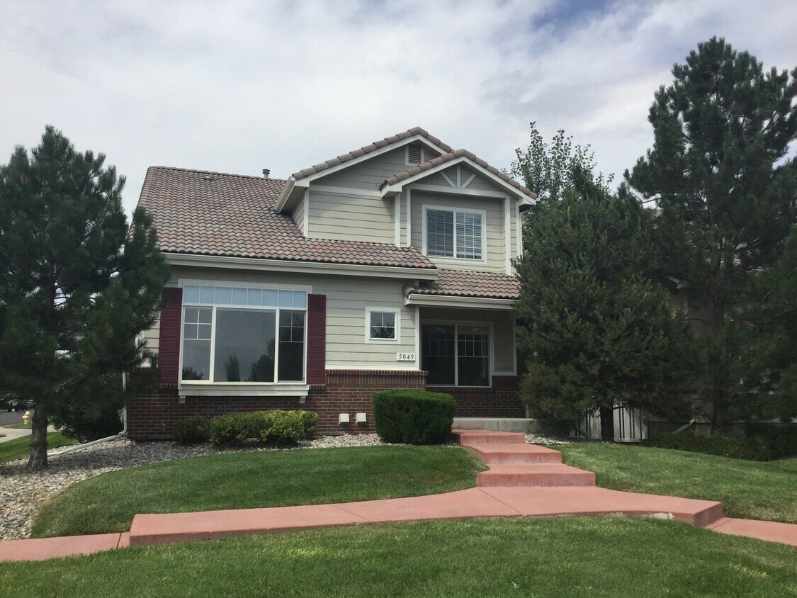 Primary Photo - Great 3BR 3BA With Bonus Room - Broomfield!